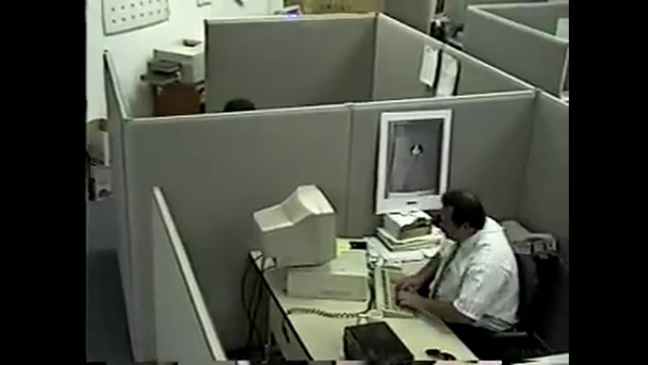 Man destroys his Keyboard and Monitor