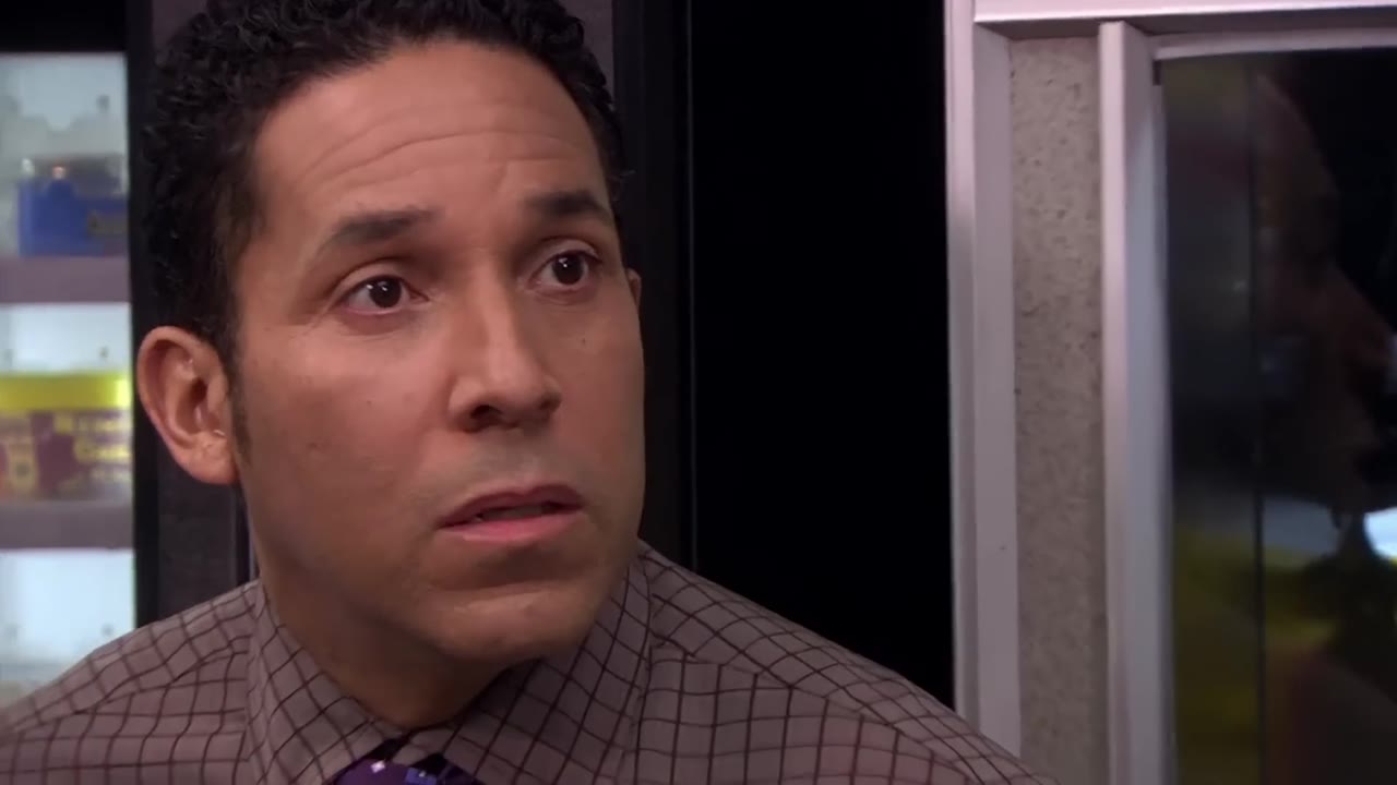 Oscar Nuñez - Shocked