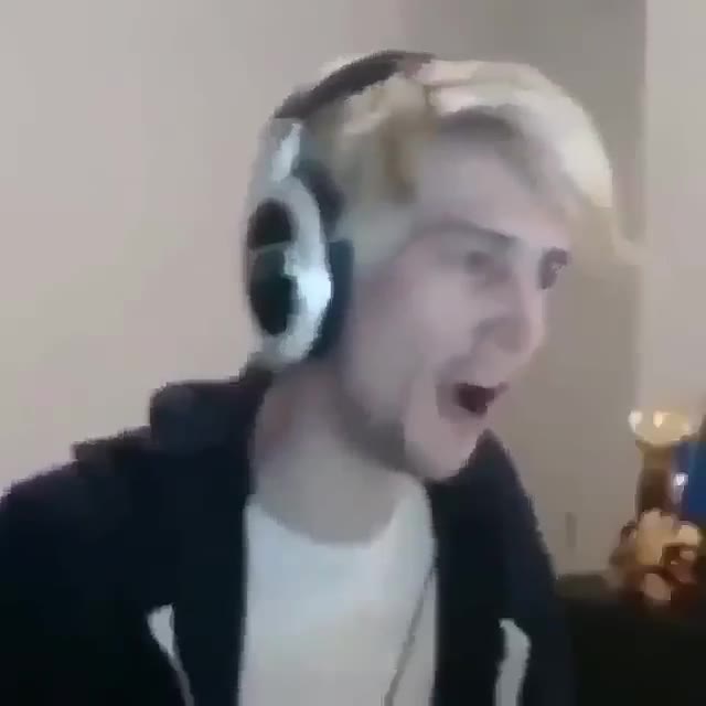 Xqc Claps Fast
